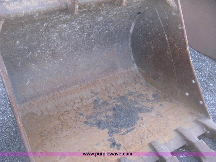 image for item AX9548 Caterpillar six tooth bucket