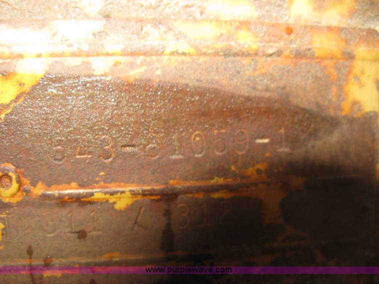 image for item AX9548 Caterpillar six tooth bucket