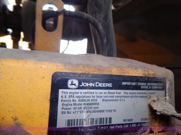 image for item B5983 2004 John Deere 444J loader