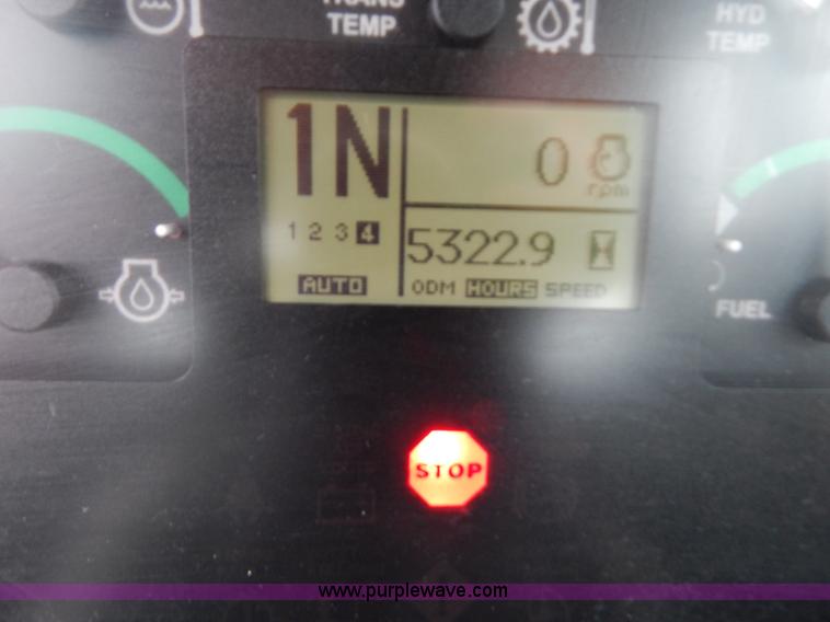 image for item B5983 2004 John Deere 444J loader