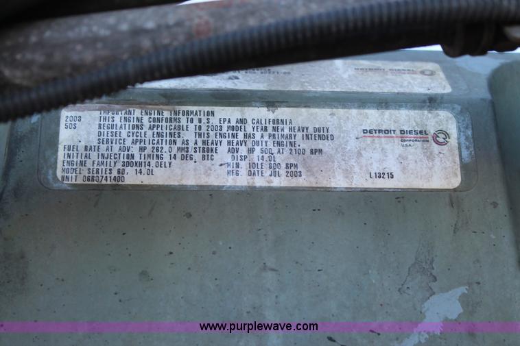 image for item C3612 2004 Freightliner Columbia semi truck