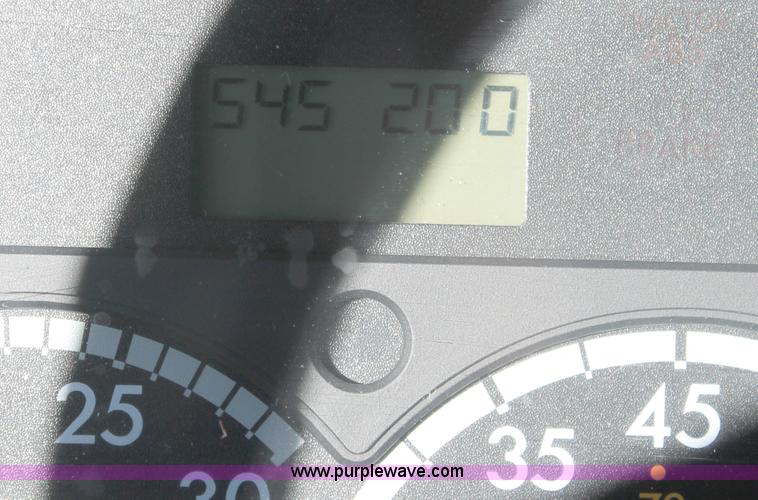 image for item C3612 2004 Freightliner Columbia semi truck