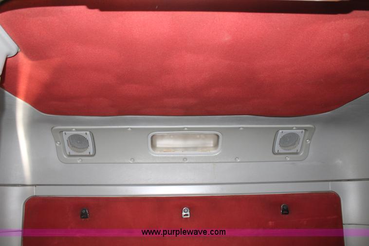 image for item C3612 2004 Freightliner Columbia semi truck