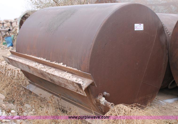 image for item C3619 8' x 6' fuel tank on skid
