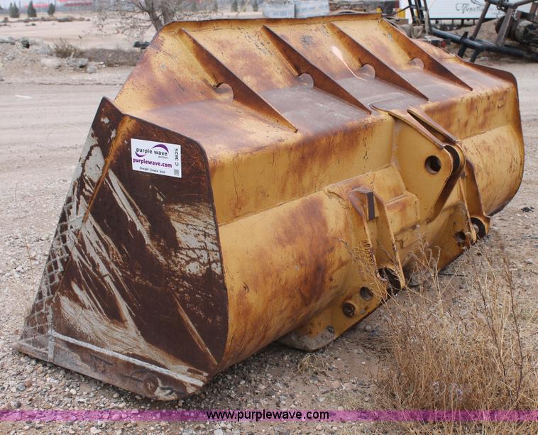 image for item C3625 Caterpillar 104"W loader bucket