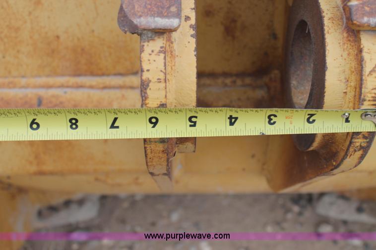 image for item C3625 Caterpillar 104"W loader bucket