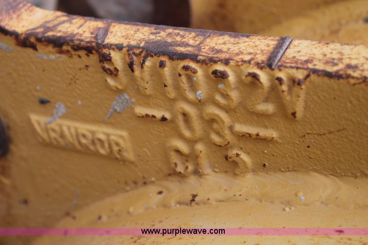 image for item C3625 Caterpillar 104"W loader bucket