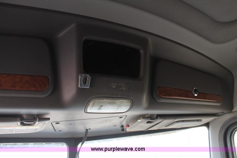 image for item C3639 2009 Peterbilt 386 semi truck