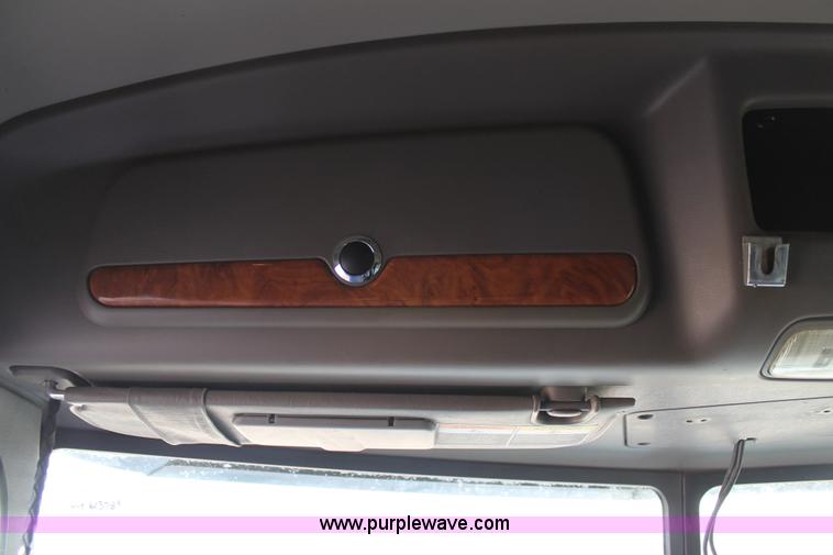 image for item C3639 2009 Peterbilt 386 semi truck