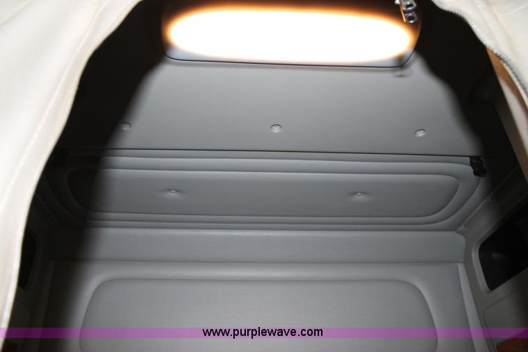 image for item C3639 2009 Peterbilt 386 semi truck