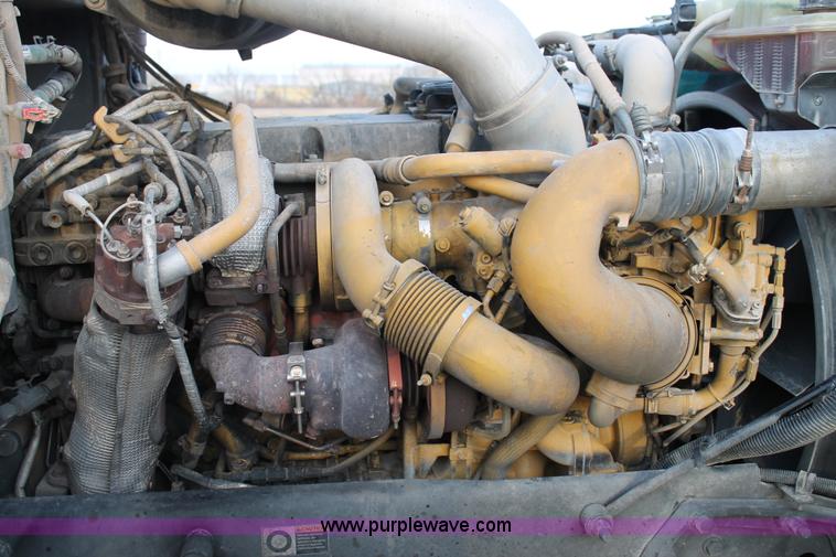 image for item C3639 2009 Peterbilt 386 semi truck