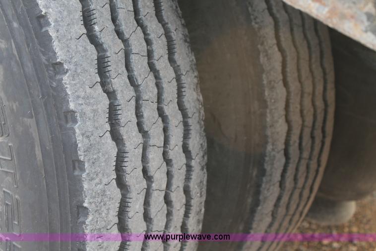 image for item C3640 2008 Direct drop deck trailer