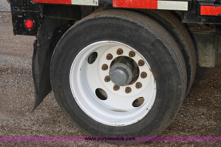 image for item C3640 2008 Direct drop deck trailer