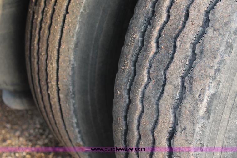 image for item C3640 2008 Direct drop deck trailer