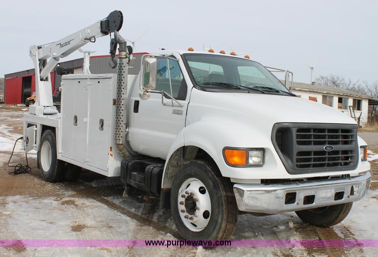 image for item C3642 2000 Ford F650 service truck