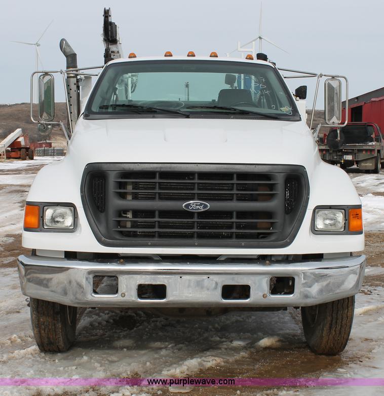 image for item C3642 2000 Ford F650 service truck