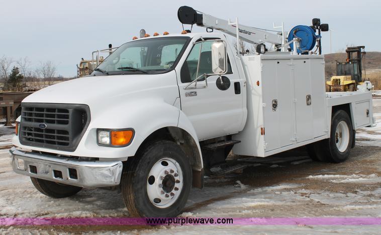 image for item C3642 2000 Ford F650 service truck