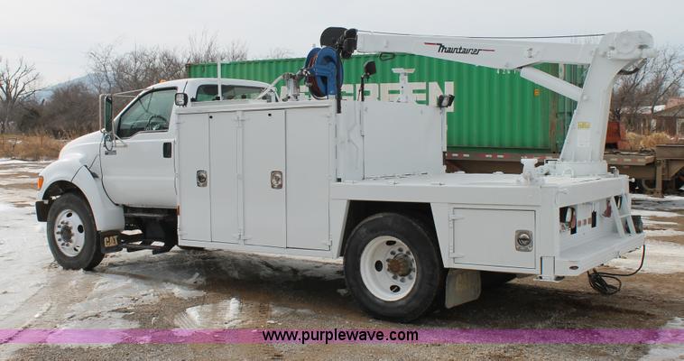 image for item C3642 2000 Ford F650 service truck