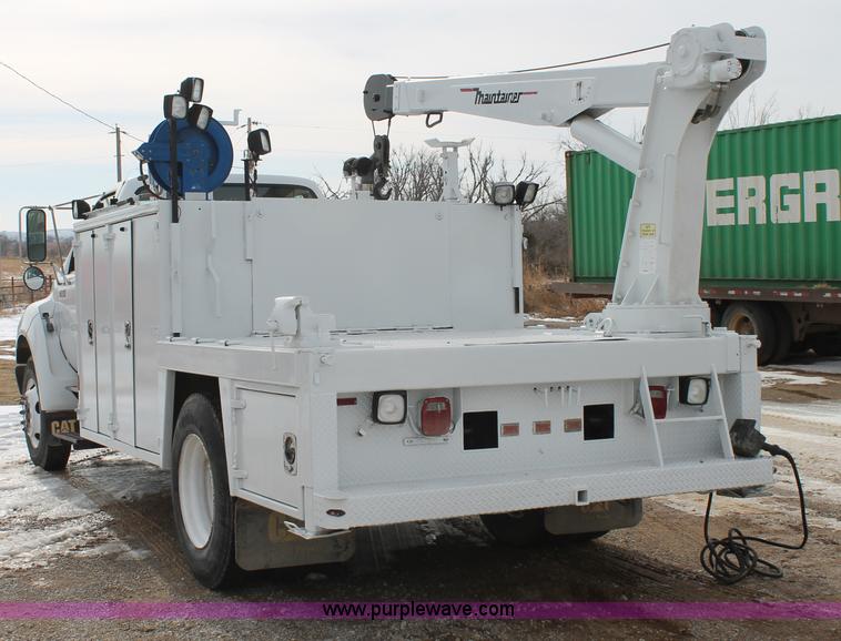 image for item C3642 2000 Ford F650 service truck