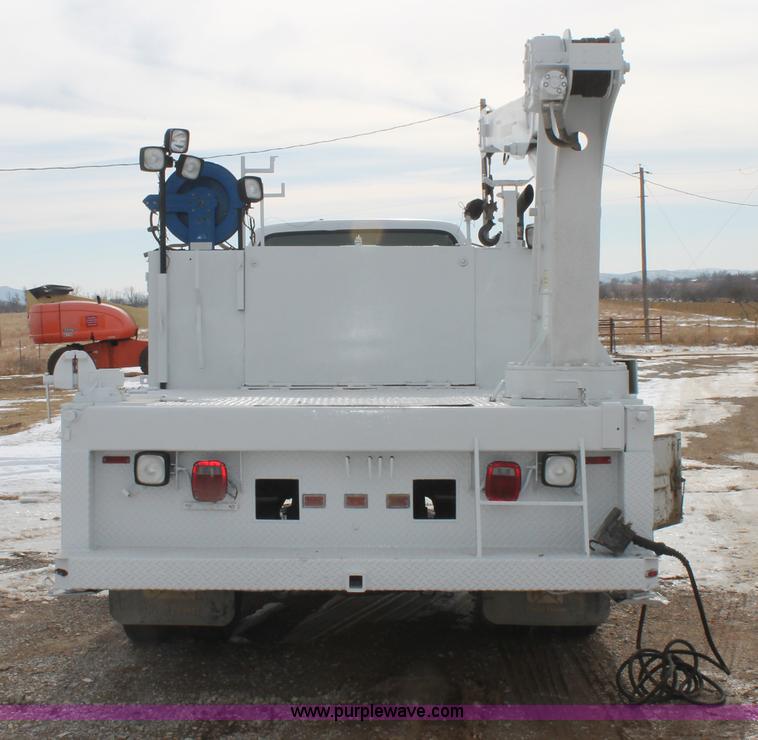 image for item C3642 2000 Ford F650 service truck