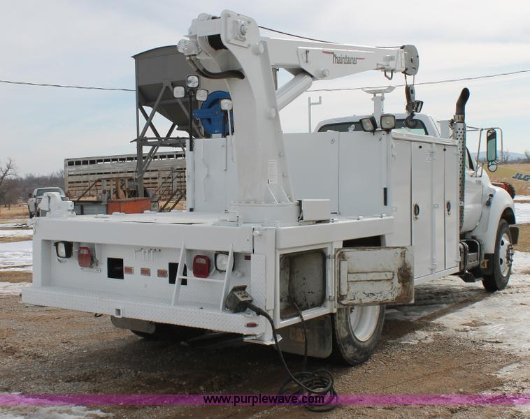 image for item C3642 2000 Ford F650 service truck