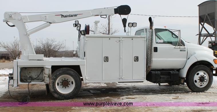 image for item C3642 2000 Ford F650 service truck