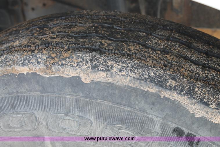 image for item C3642 2000 Ford F650 service truck