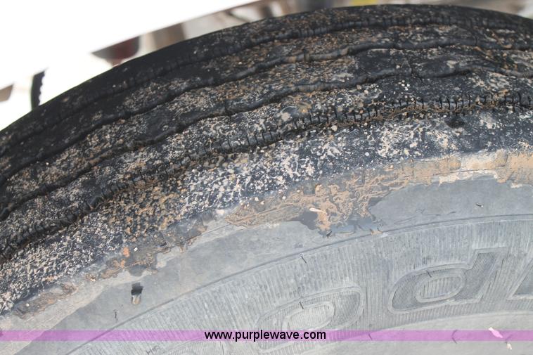 image for item C3642 2000 Ford F650 service truck