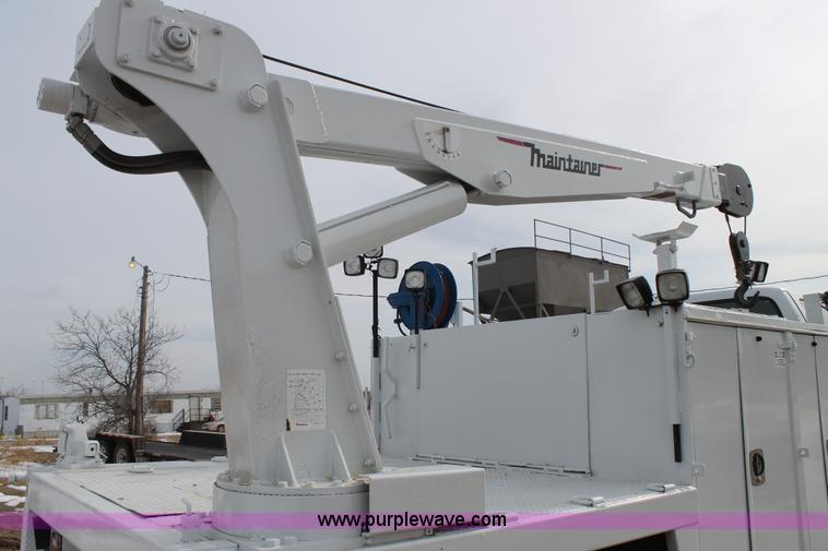 image for item C3642 2000 Ford F650 service truck