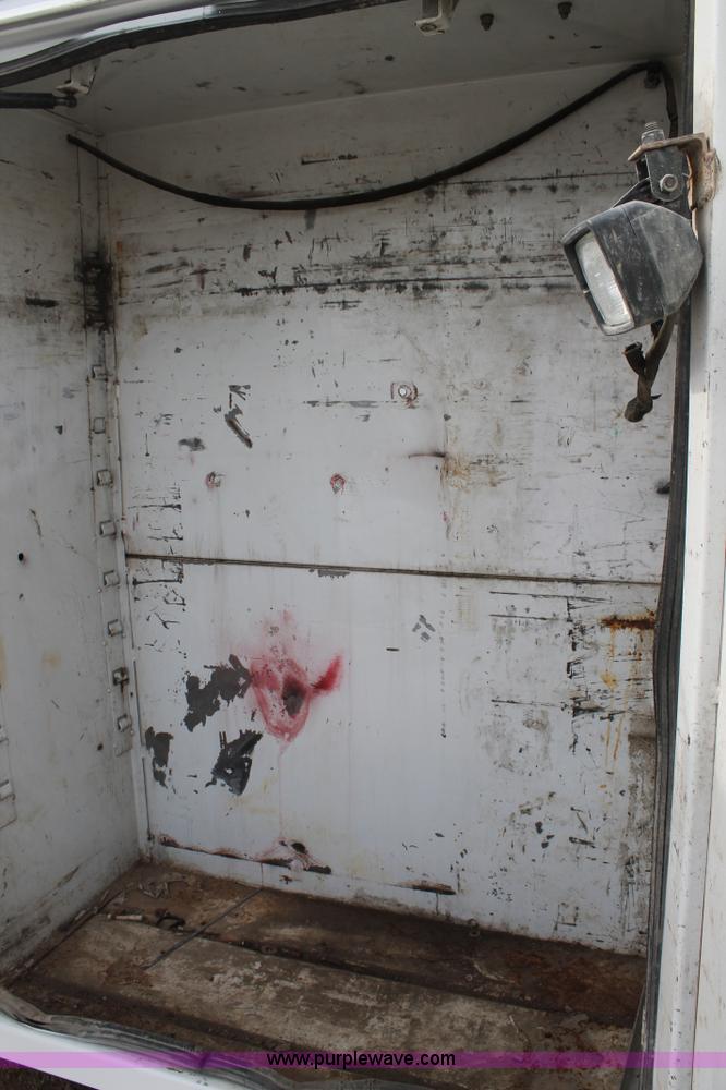 image for item C3642 2000 Ford F650 service truck