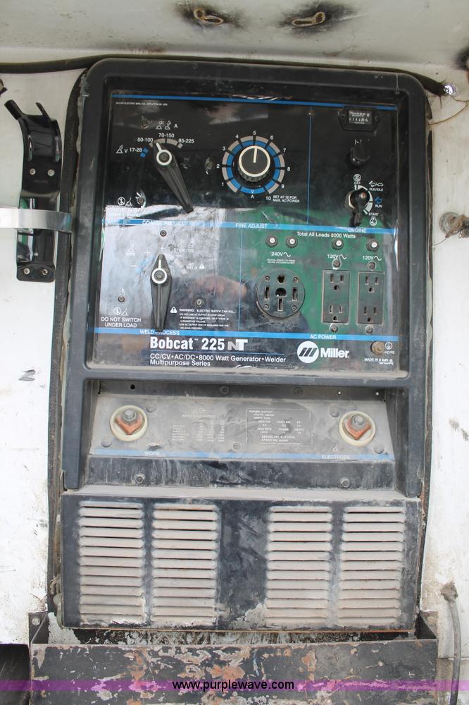 image for item C3642 2000 Ford F650 service truck