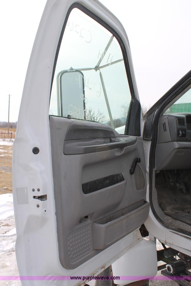 image for item C3642 2000 Ford F650 service truck