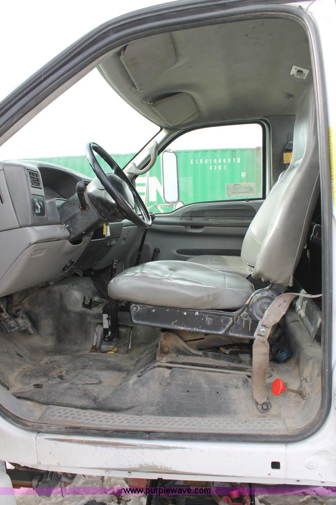 image for item C3642 2000 Ford F650 service truck