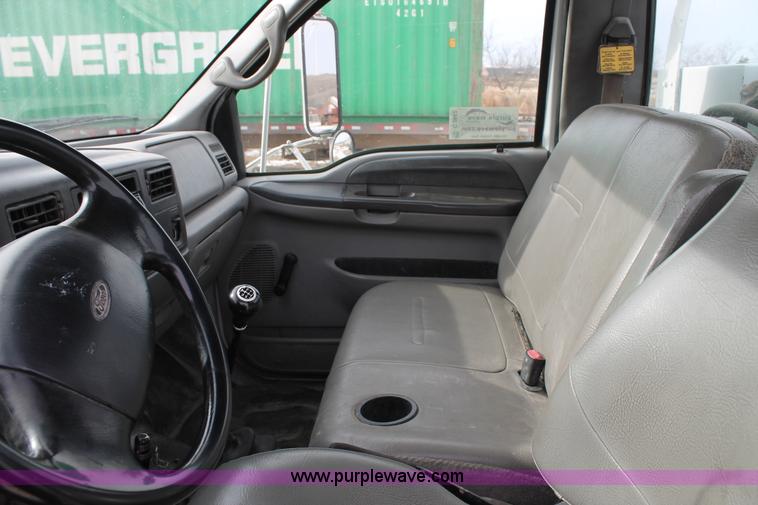 image for item C3642 2000 Ford F650 service truck