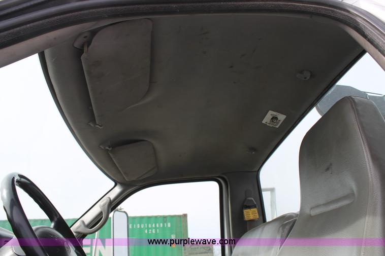 image for item C3642 2000 Ford F650 service truck