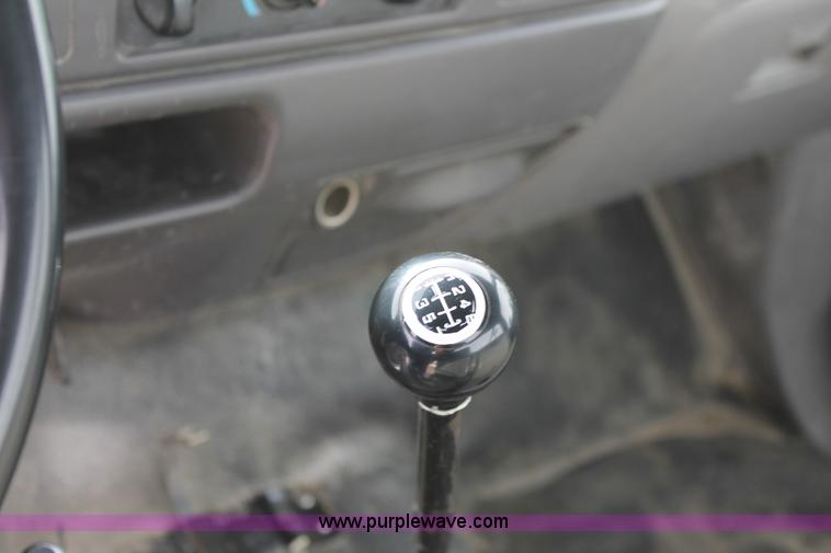 image for item C3642 2000 Ford F650 service truck