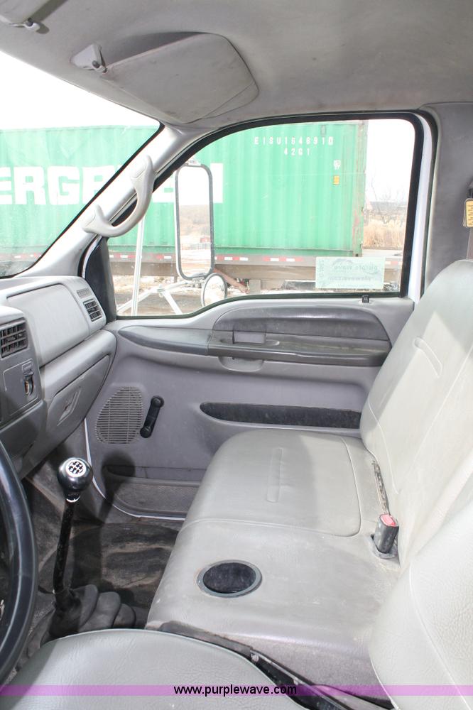 image for item C3642 2000 Ford F650 service truck