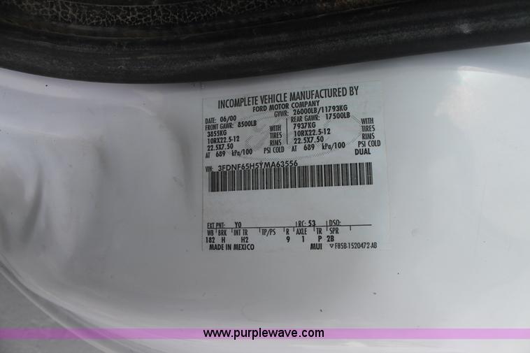 image for item C3642 2000 Ford F650 service truck