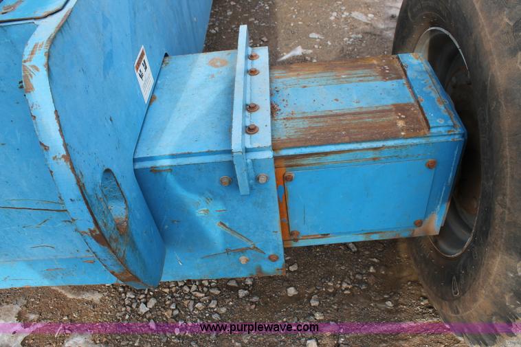image for item C3643 2000 Genie S85 boom lift
