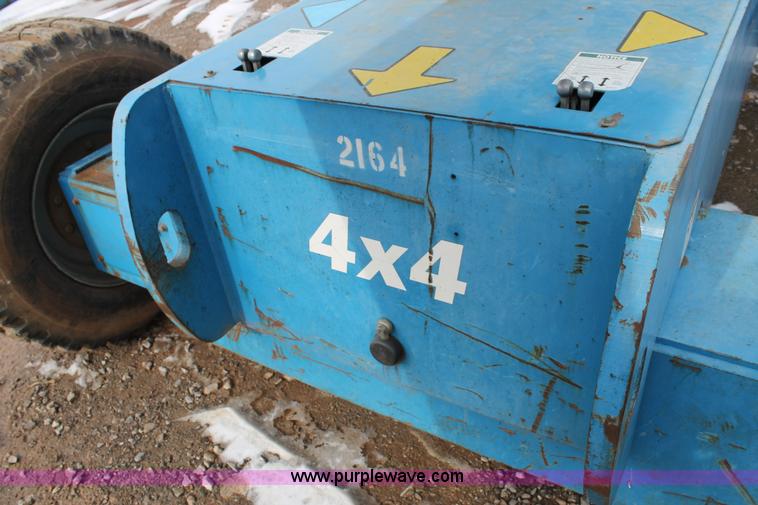 image for item C3643 2000 Genie S85 boom lift