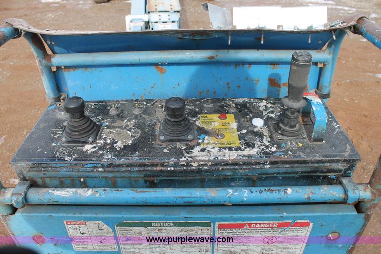 image for item C3643 2000 Genie S85 boom lift