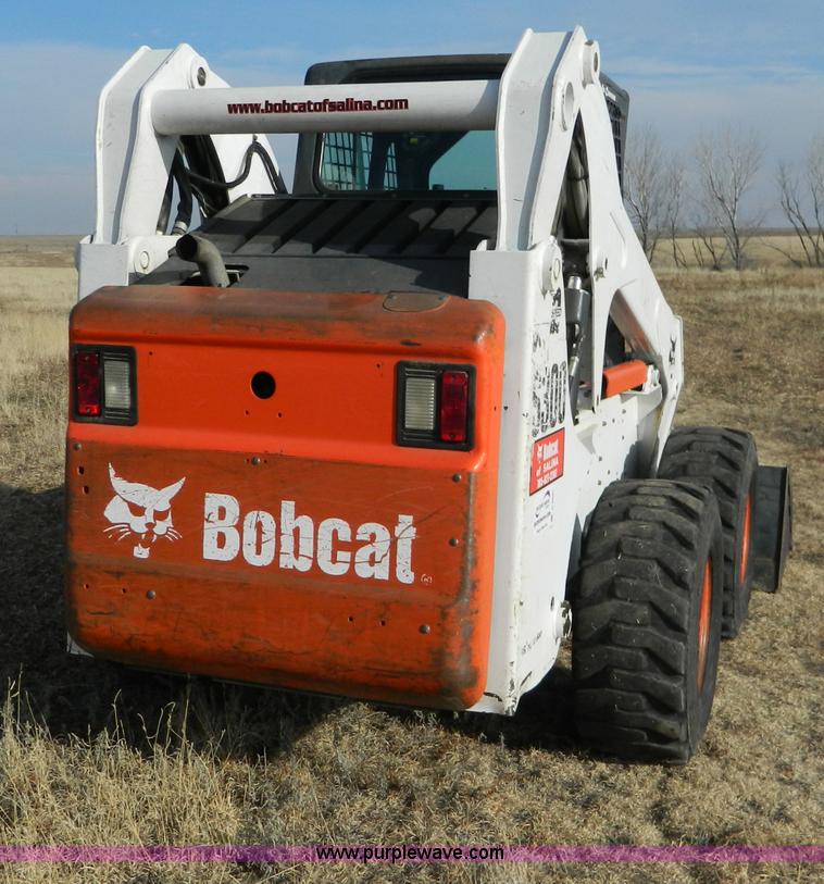 image for item D6081 2006 Bobcat S300 skid steer
