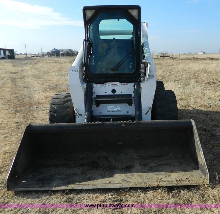 image for item D6081 2006 Bobcat S300 skid steer
