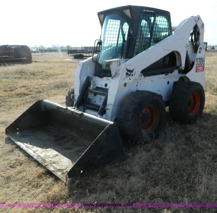 image for item D6081 2006 Bobcat S300 skid steer