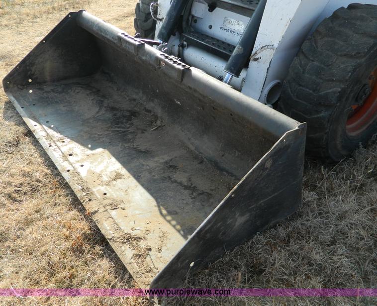 image for item D6081 2006 Bobcat S300 skid steer
