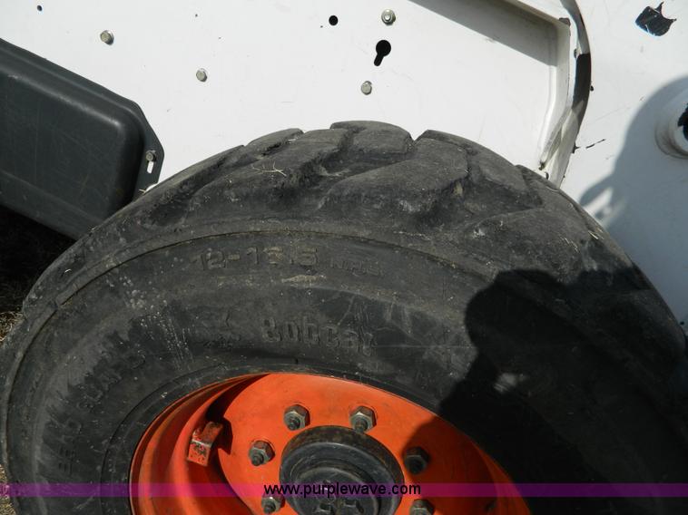 image for item D6081 2006 Bobcat S300 skid steer