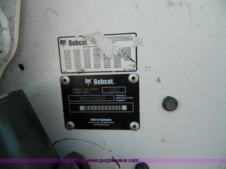 image for item D6081 2006 Bobcat S300 skid steer