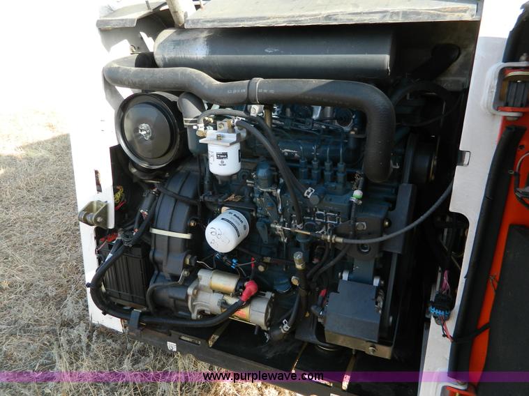 image for item D6081 2006 Bobcat S300 skid steer