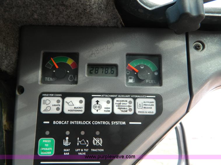 image for item D6081 2006 Bobcat S300 skid steer