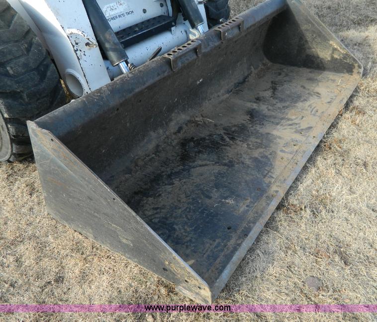 image for item D6081 2006 Bobcat S300 skid steer